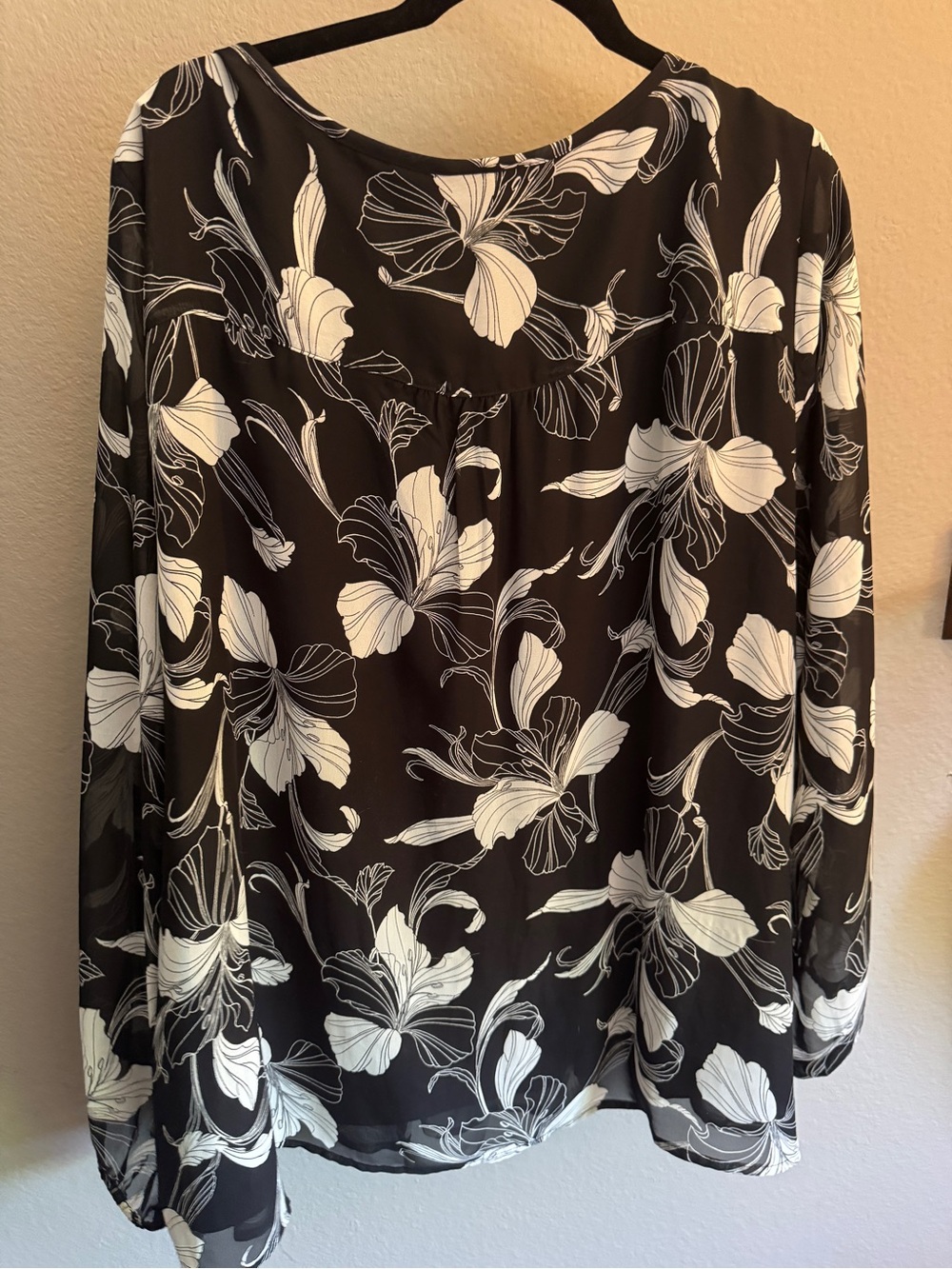 Women’s Black & White Floral Blouse - Elegant Lightweight Top - Picture 2 of 6